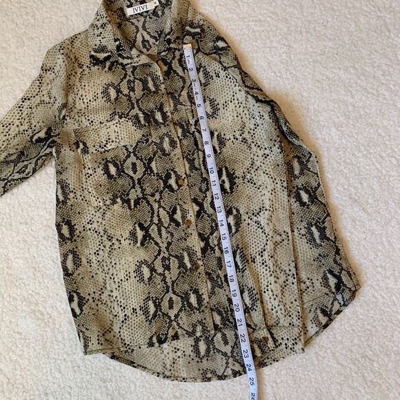 Ivivi Button Down Snake Pattern Blouse - Picture 10 of 10